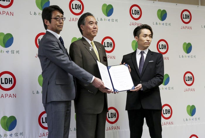 TETSUYA(右)(提供画像)