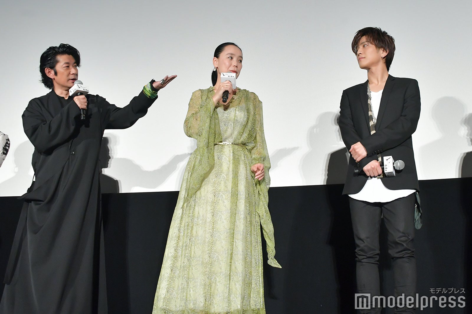 永瀬正敏、河瀬直美監督、岩田剛典 （C）モデルプレス