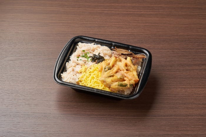 さつまいものがね天入り!鶏飯風ごはん(税込398円)(提供写真)