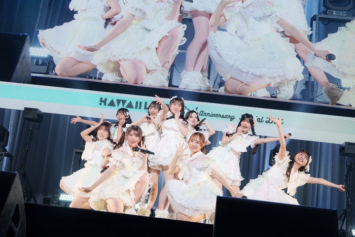 KAWAII LAB. MATES「KAWAII LAB. 3rd Anniversary Special LIVE 〜わたし“たち”の一番かわいいところ〜 supported by UP-T」より/PHOTO:ヨシモリユウナ、高田真希子、下山春香