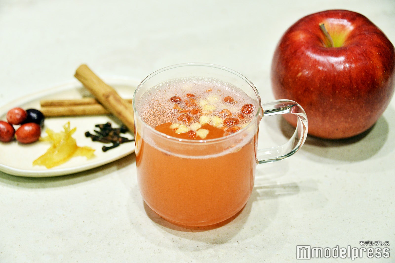 ホットアップルサイダー（C）モデルプレス