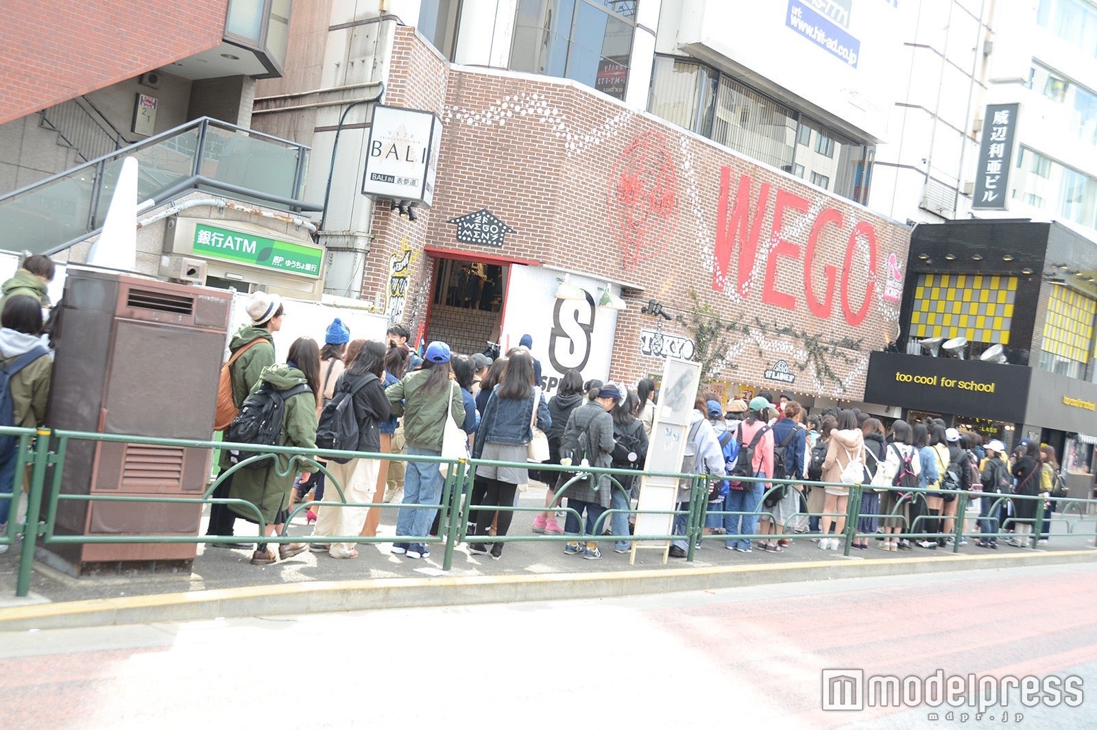 オープン前から大行列（C）モデルプレス