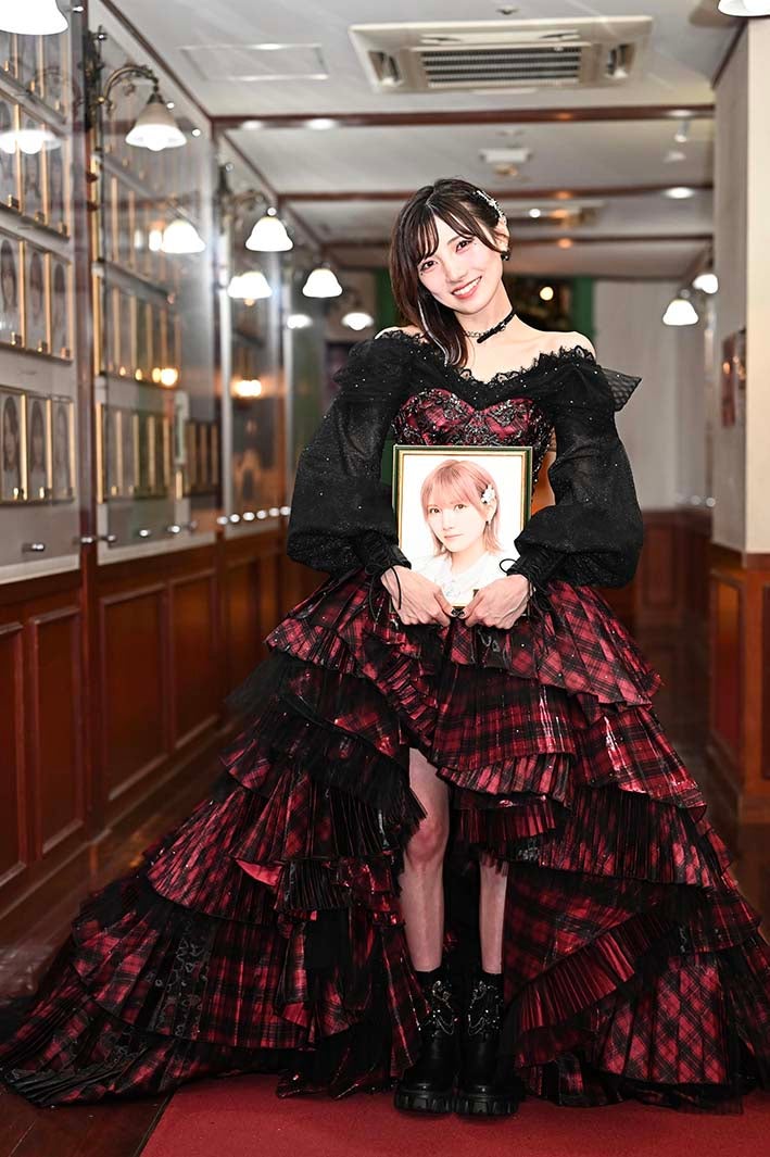 岡田奈々（C）AKB48