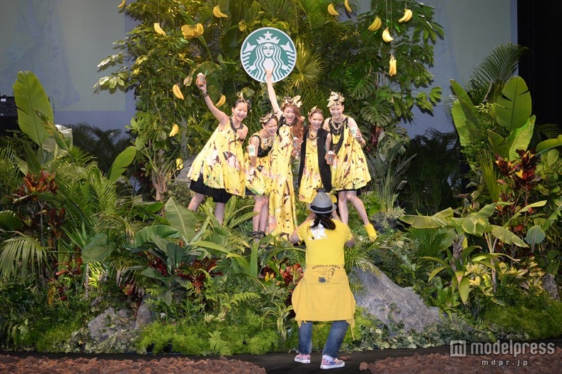 フォトグラファーのレスリー・キーが山田優らモデルたちを撮影