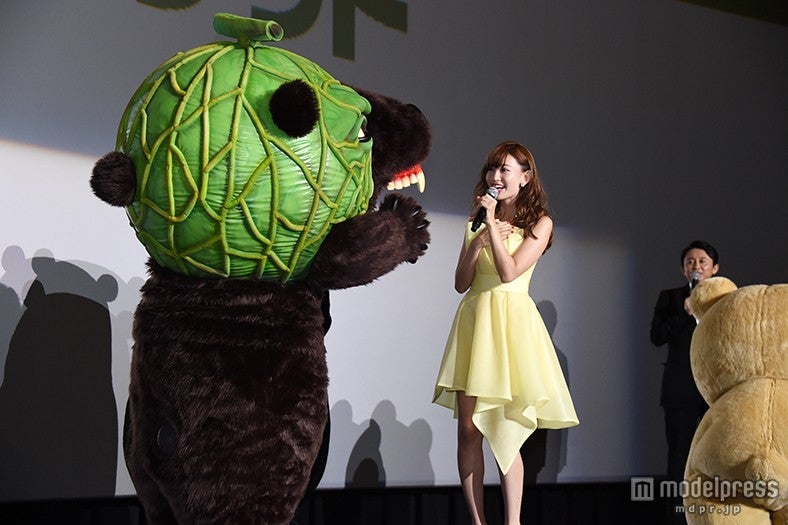 メロン熊、小嶋陽菜