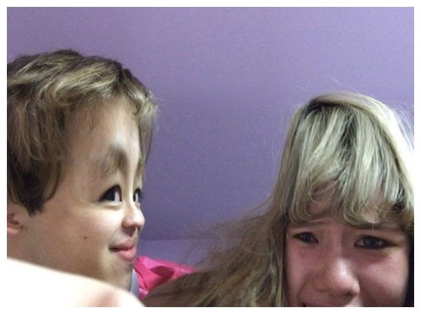 変顔も公開/ぺこオフィシャルブログより(Ameba)