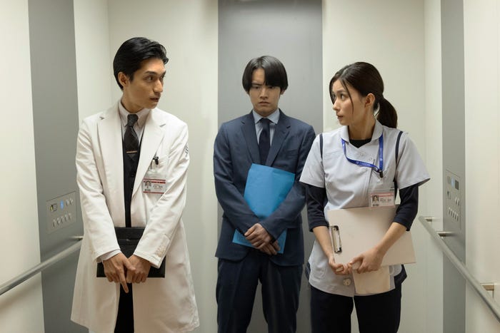 錦戸亮、赤楚衛二、芳根京子「Re:リベンジ-欲望の果てに-」第3話より(C)フジテレビ