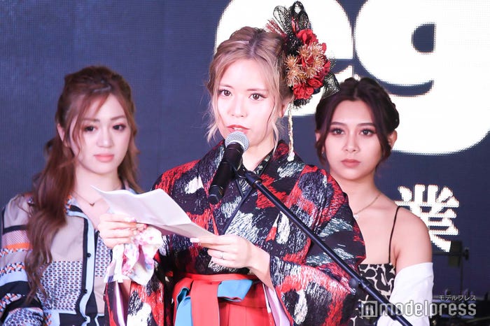 赤荻瞳編集長(C)モデルプレス