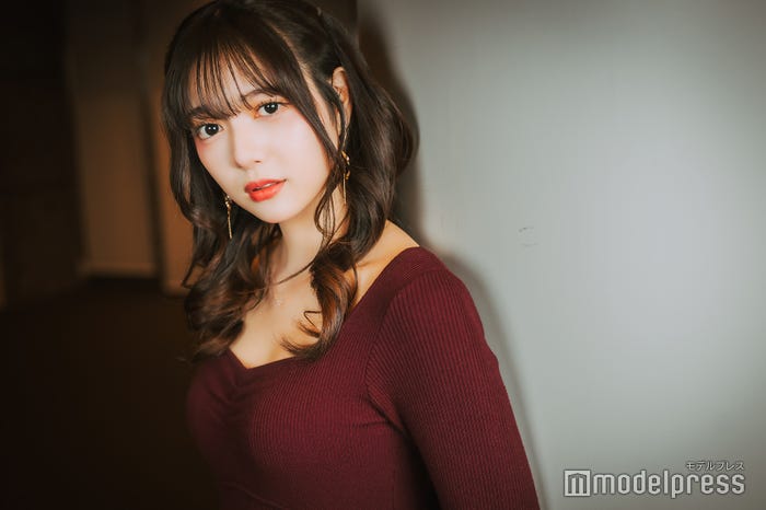 菅井純愛さん(C)モデルプレス