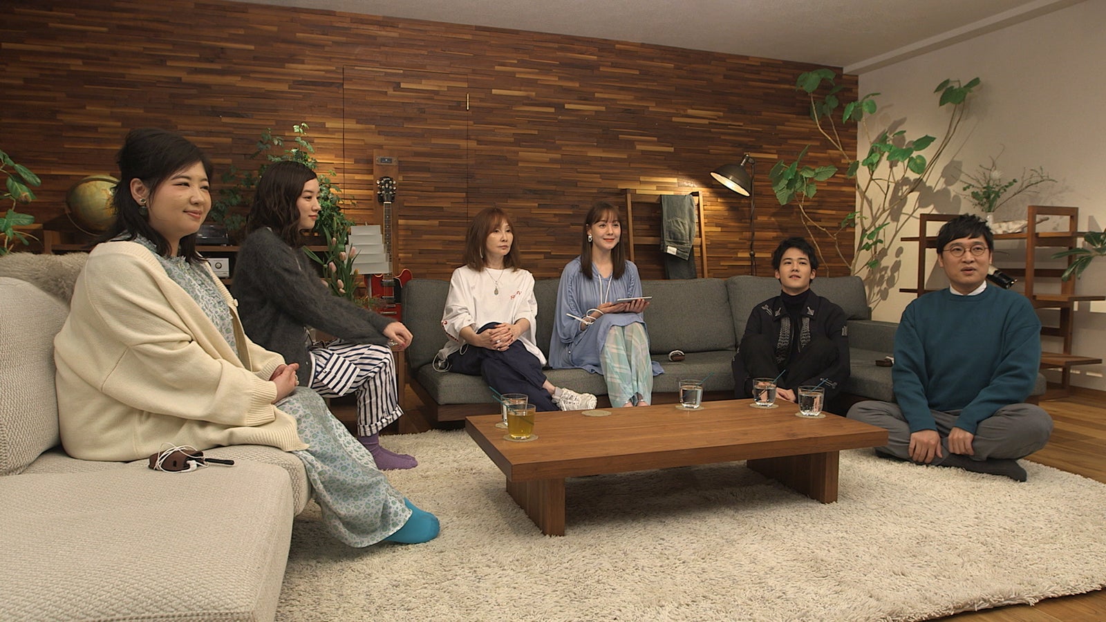 スタジオの様子／馬場園梓、永野芽郁、YOU、トリンドル玲奈、葉山奨之、山里亮太「TERRACE HOUSE TOKYO 2019-2020」33rd WEEK（C）フジテレビ／イースト・エンタテインメント