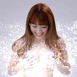 小嶋陽菜/「PEACH JOHN」の新商品「ドリームブラ」ショートムービーより