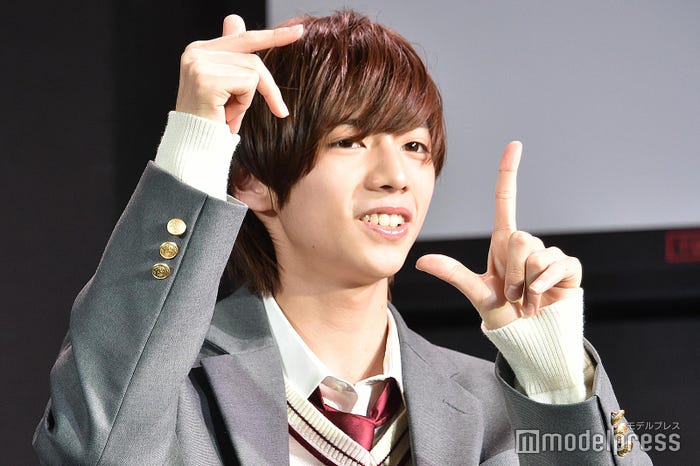 緊張しながらも会見を盛り上げていた田村海琉(C)モデルプレス(C)sora・白泉社(C)「墜落JKと廃人教師」製作委員会・MBS