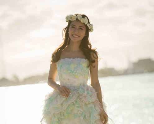 神戸蘭子、ハワイ挙式を報告 アロハ柄のウエディングドレス披露