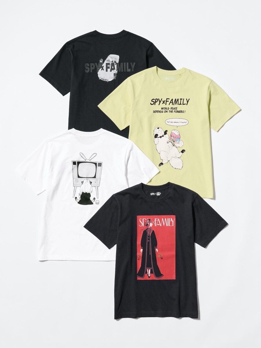 SPY×FAMILYコラボTシャツ4枚が並べられている