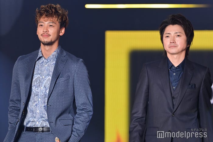 竹内涼真&藤原竜也(C)モデルプレス