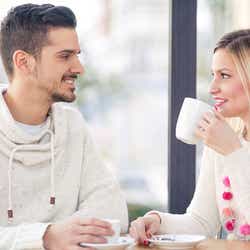 モデルプレス - 声をかけたくなる♡デートに「誘われる」女性の共通点
