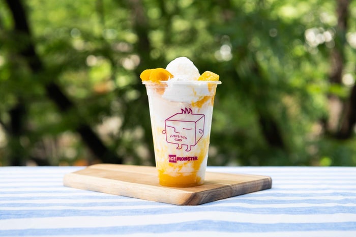 「カルピス」のかき氷 マンゴー850円　（税込）／画像提供：TRANSIT GENERAL OFFICE