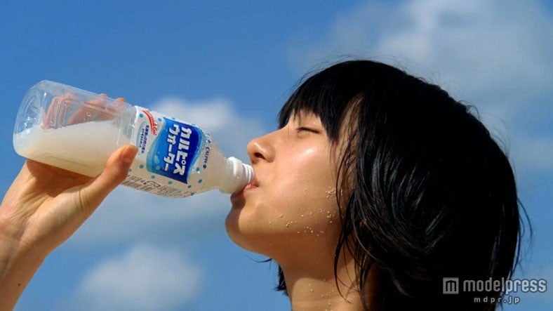 能年玲奈／「カルピスウォーター」新CM「恋の宣誓　春」編より