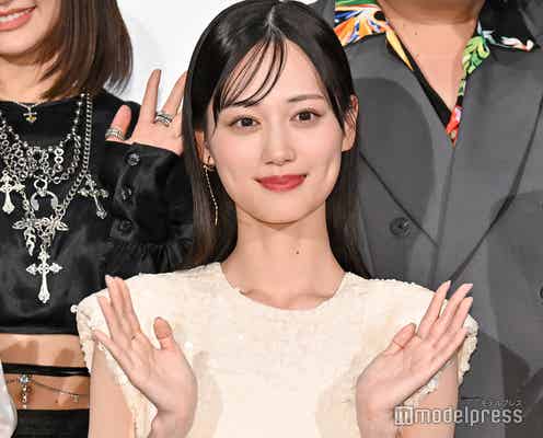 山下美月、ノースリーブ姿で新宿降臨「駅広すぎて迷子になった」私服プラベショット公開
