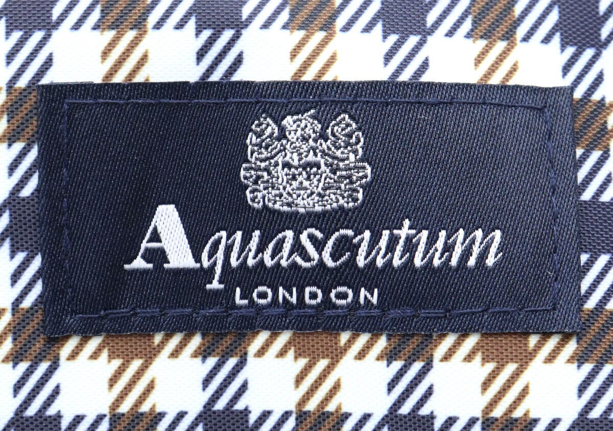 宝島社雑誌付録ＧＬＯＷ3月号のアクアスキュータムの大容量ボストンバッグ3