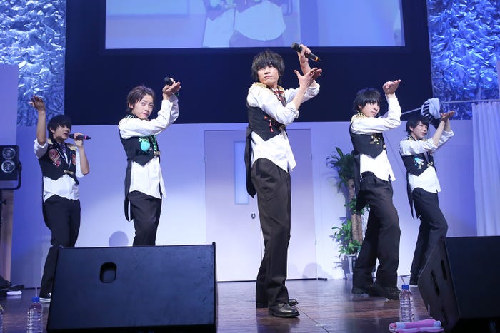 「疾走ペンデュラム」は振り付けもポイント/Photo by Kenichi Sasamori