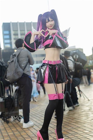 「女の子をメロつかせる」170cm男装レイヤーが初の女装挑戦「新しい世界が広がった感じ」