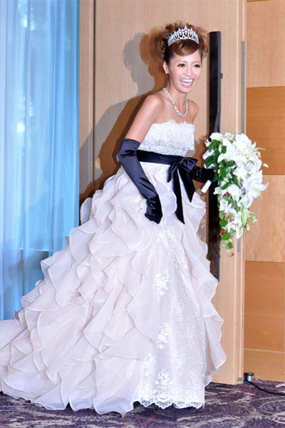 画像6 8 小森純 結婚披露宴直前記者会見 総額1億7000万円のジュエリーを披露 モデルプレス