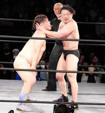 47歳著名格闘家が衝撃プロレスデビュー！唇奪われ奪い返す、川尻達也が男色ディーノを前に散る「強敵でした」