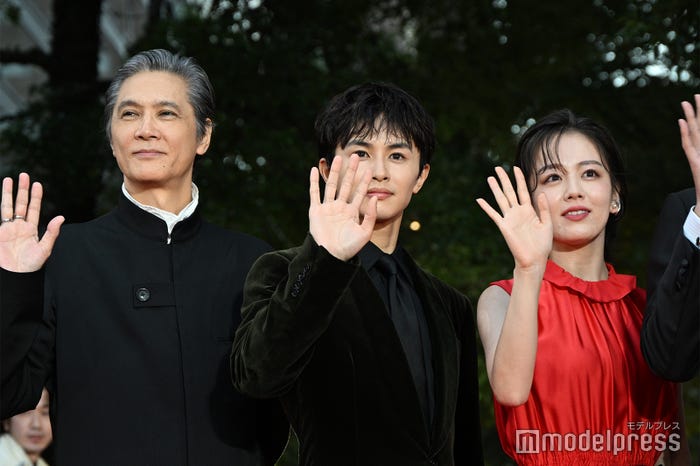 加藤雅也、草川拓弥、伊原六花(C)モデルプレス