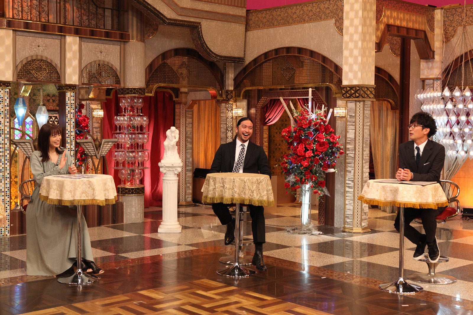 （左から）広瀬アリス、長瀬智也、国分太一 （C）フジテレビ