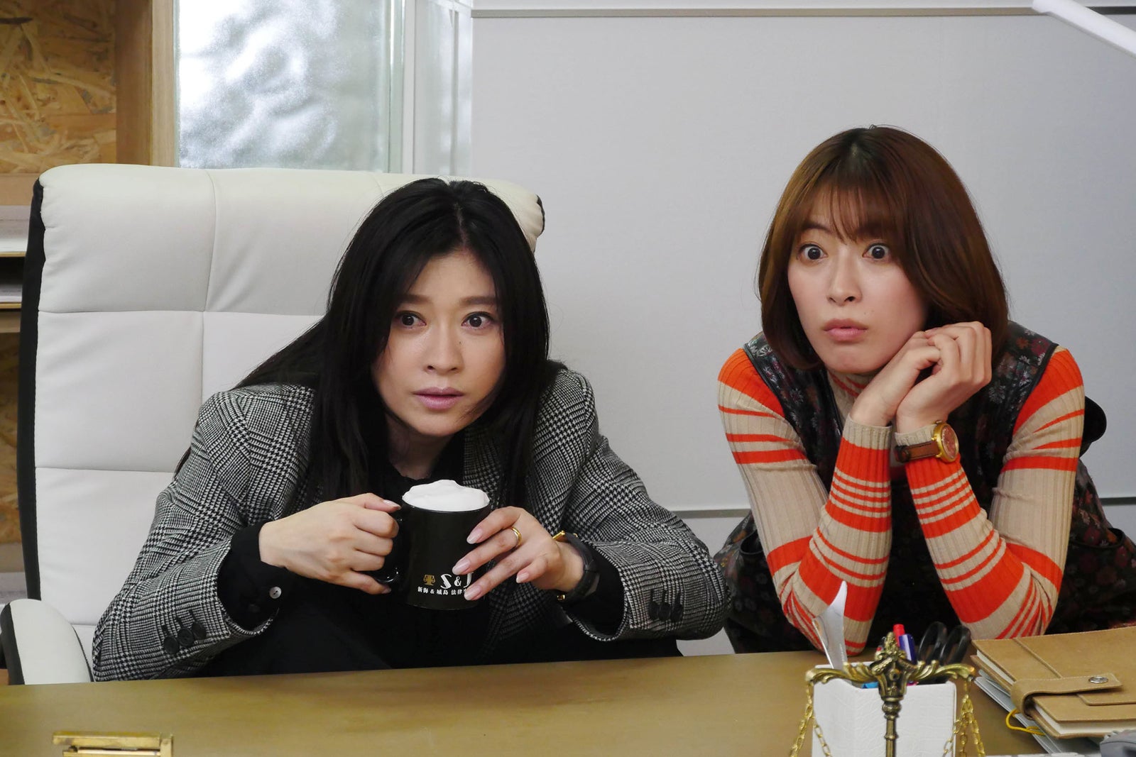 篠原涼子、瀧本美織「ハイエナ」第6話より（C）ドラマ「ハイエナ」製作委員会