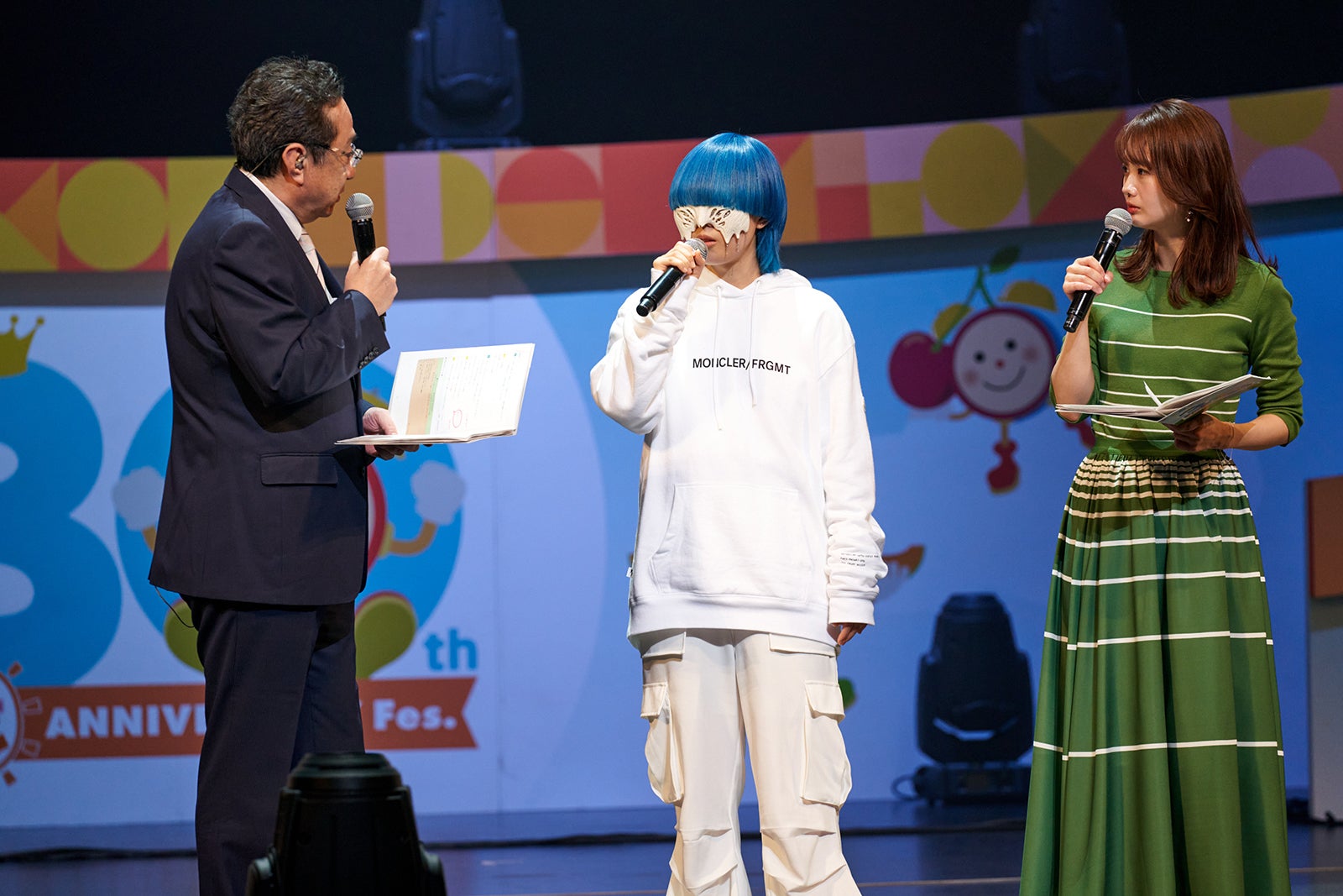 三宅正治アナウンサー、yama、井上清華アナウンサー（提供写真）