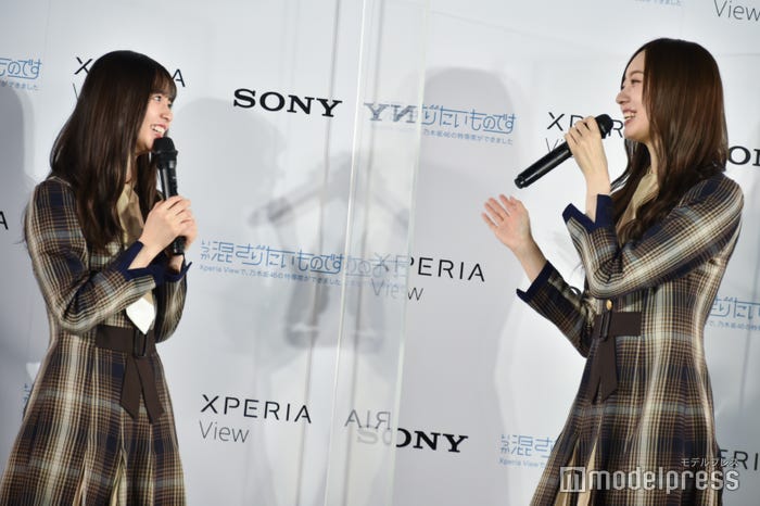 齋藤飛鳥、梅澤美波 (C)モデルプレス