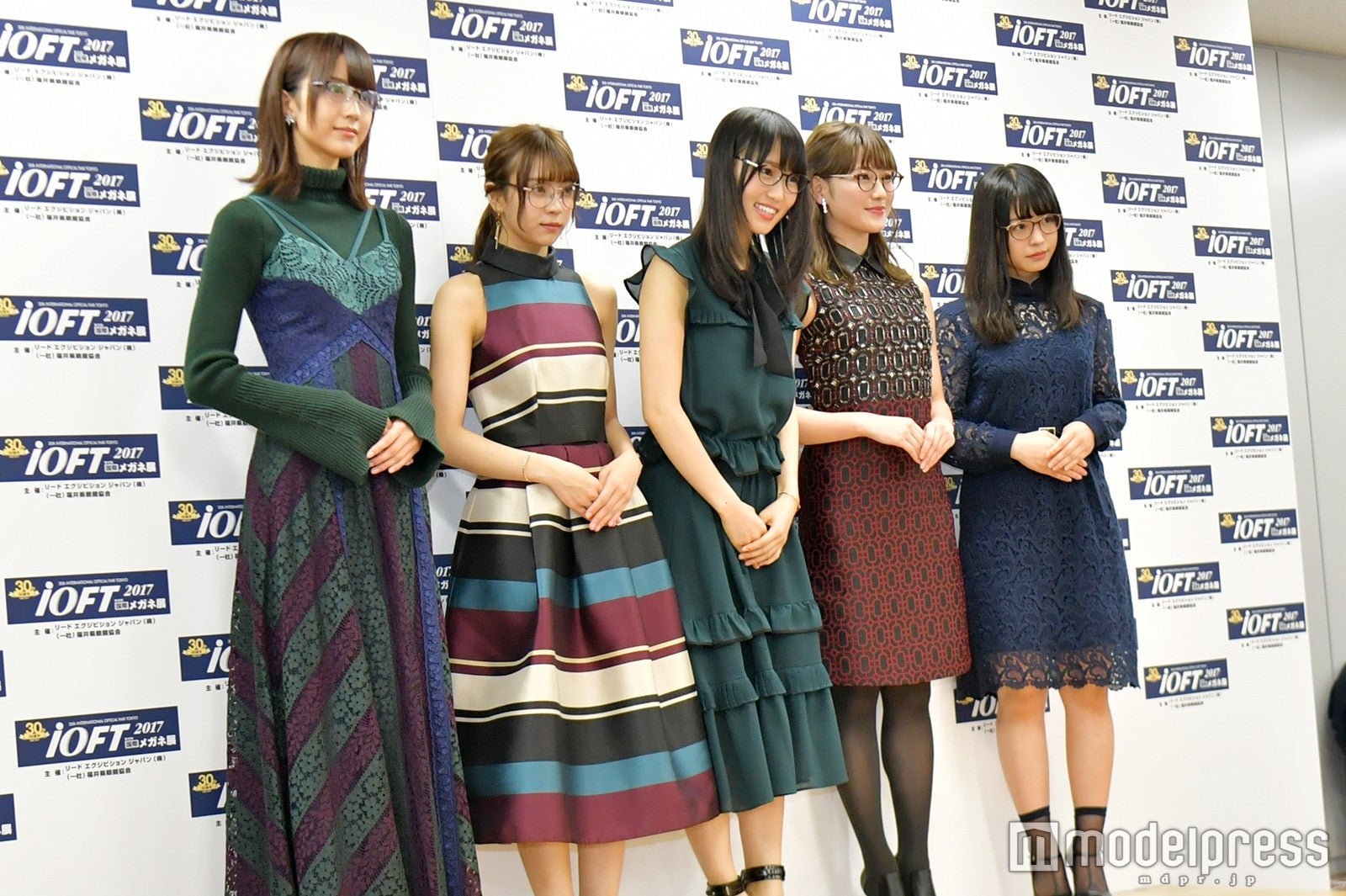 （左から）土生瑞穂、小林由依、菅井友香、守屋茜、長濱ねる（C）モデルプレス