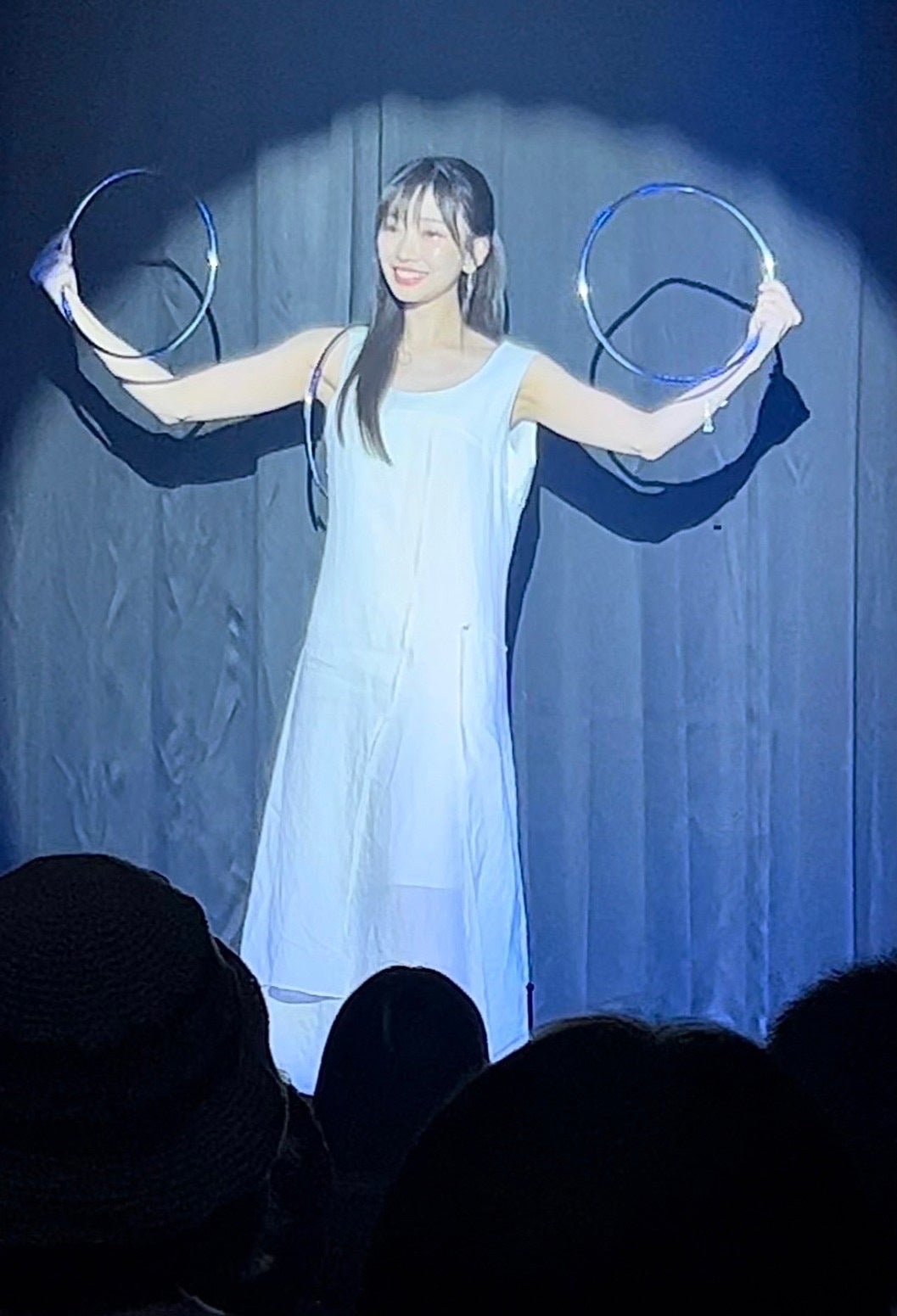 吉沢朱音、沖縄でリングマジック披露 観光中の大惨事エピソードも明かす