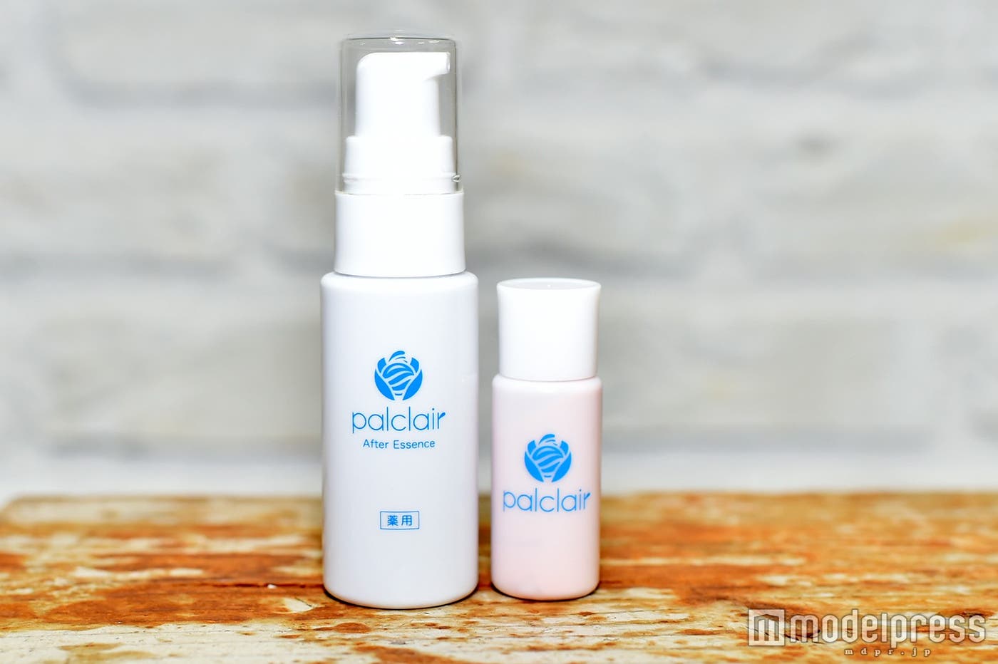 「パルクレール美容液」と「パルクレールカラーコントロール」(C)モデルプレス