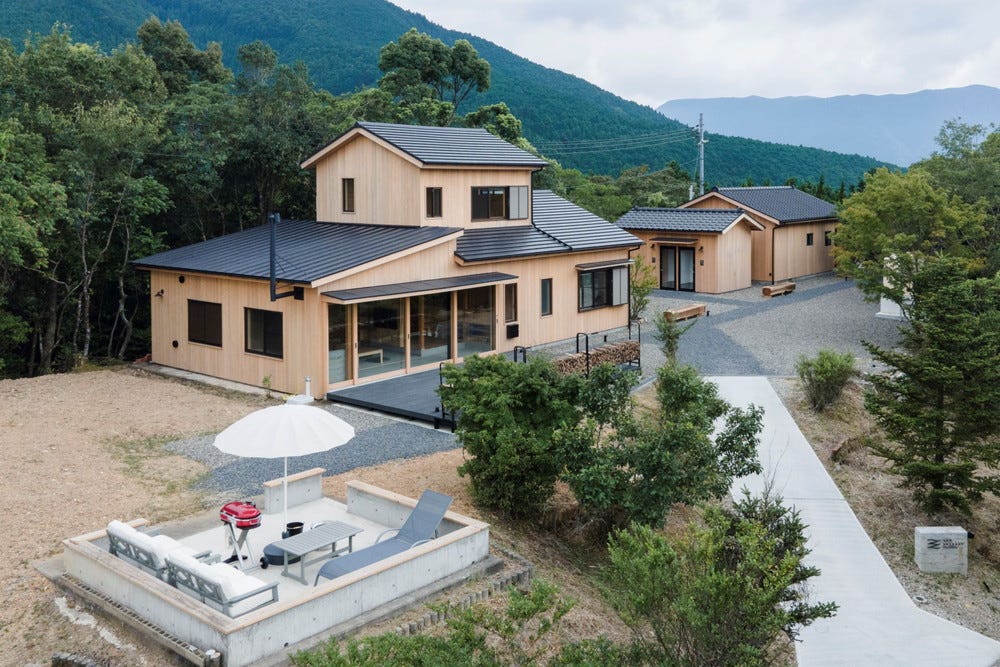 和歌山・熊野古道に宿泊施設「SEN.RETREAT TAKAHARA」木の温もりある古民家宿