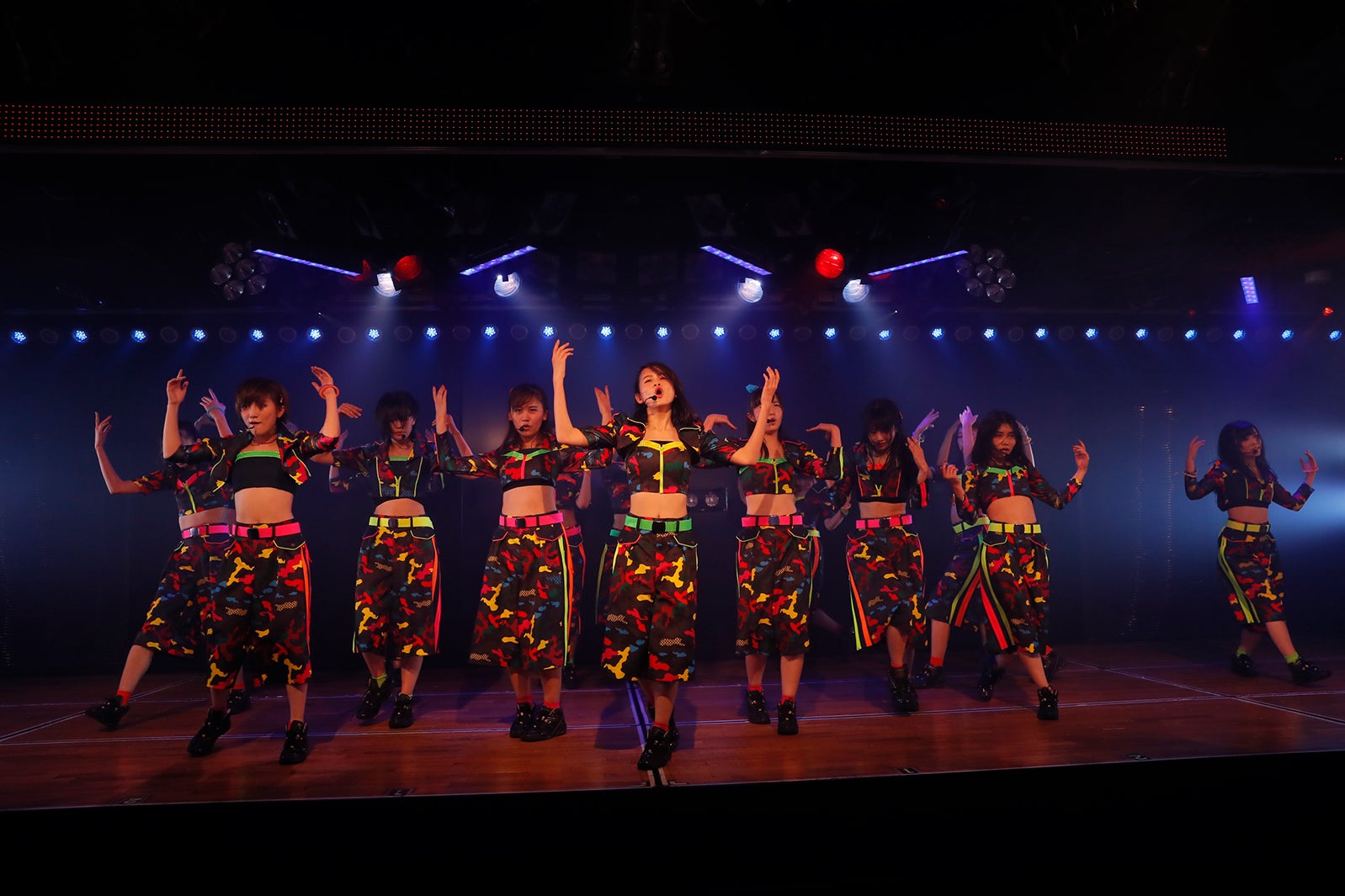 井上ヨシマサ「神曲縛り」公演（C）AKS