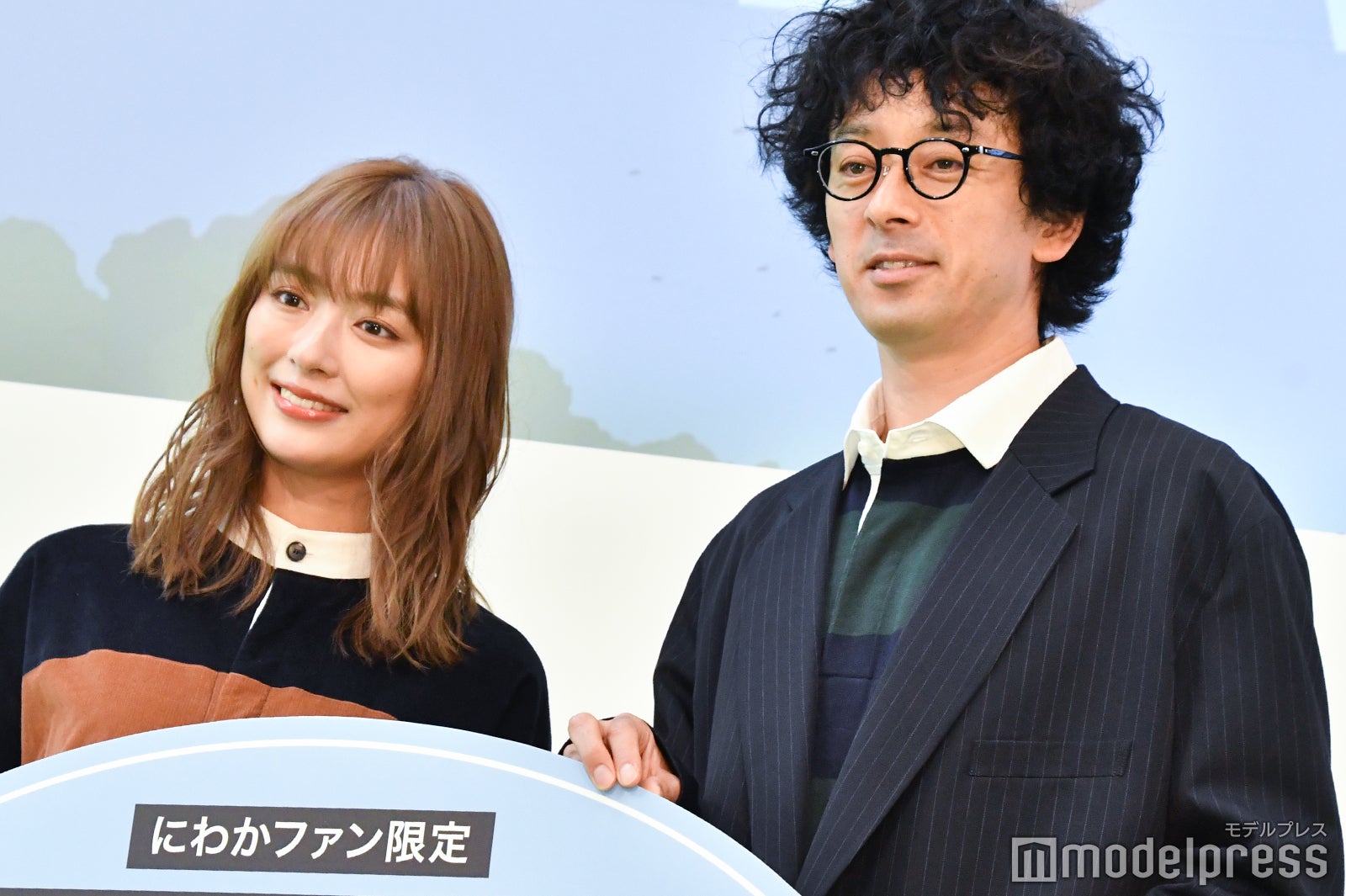 （左から）内田理央、滝藤賢一（C）モデルプレス