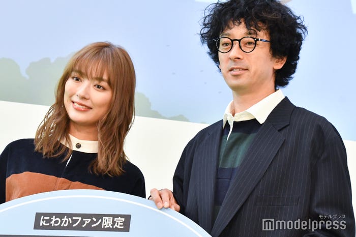 (左から)内田理央、滝藤賢一(C)モデルプレス