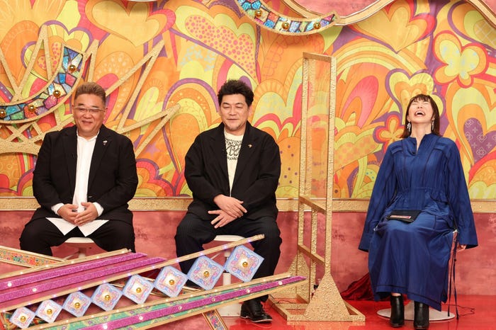 サンドウィッチマン、雨宮萌果 (C)フジテレビ