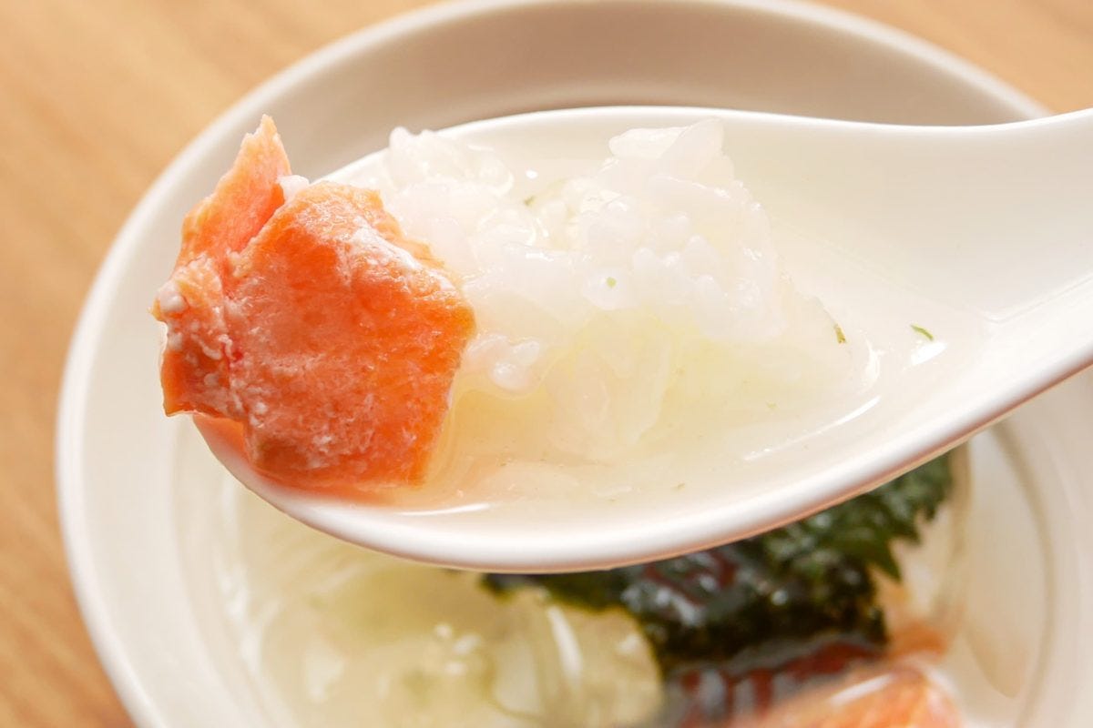 炙りサーモンおむすび