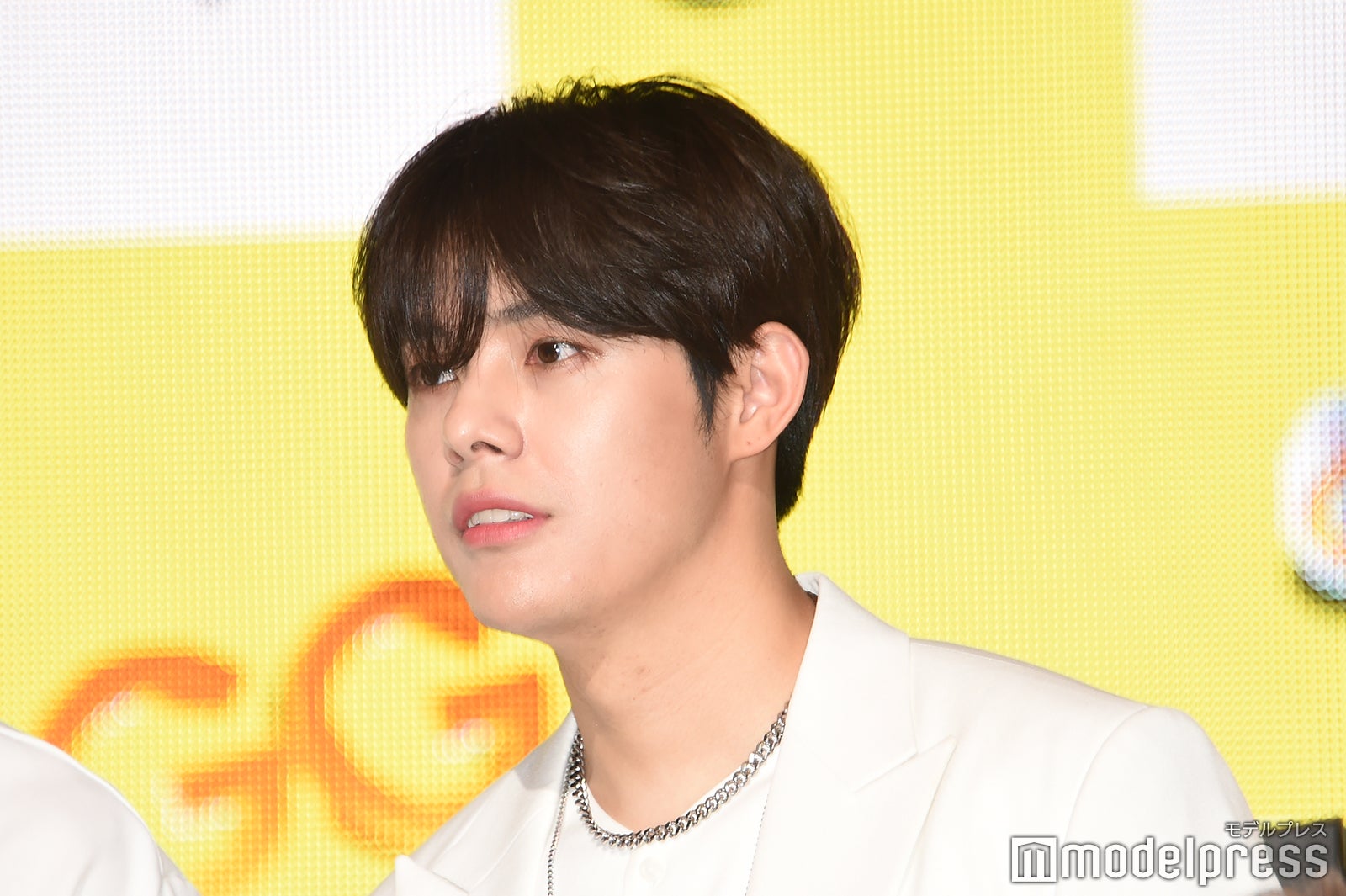 ウス （C）モデルプレス