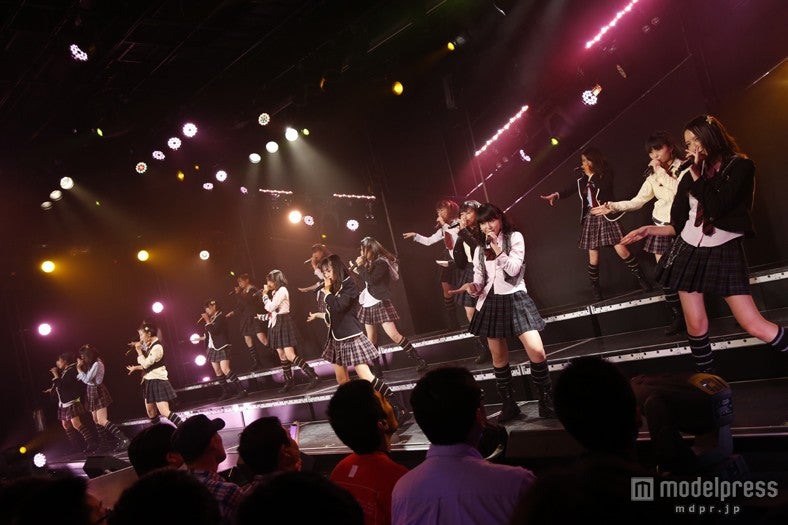 HKT48ひまわり組「パジャマドライブ」公演より（C）AKS