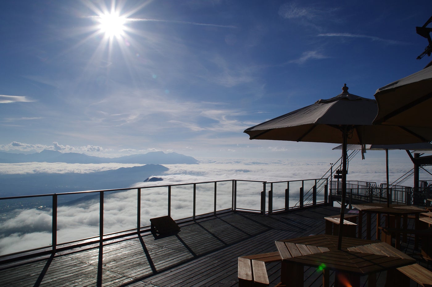 雲の上の絶景カフェ「SORA terrace cafe」　夜はナイトクルーズで星空＆夜景を満喫／画像提供：株式会社北志賀竜王