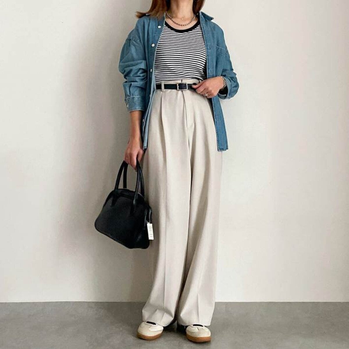 ユニクロタックワイドパンツ　デニムシャツコーデ