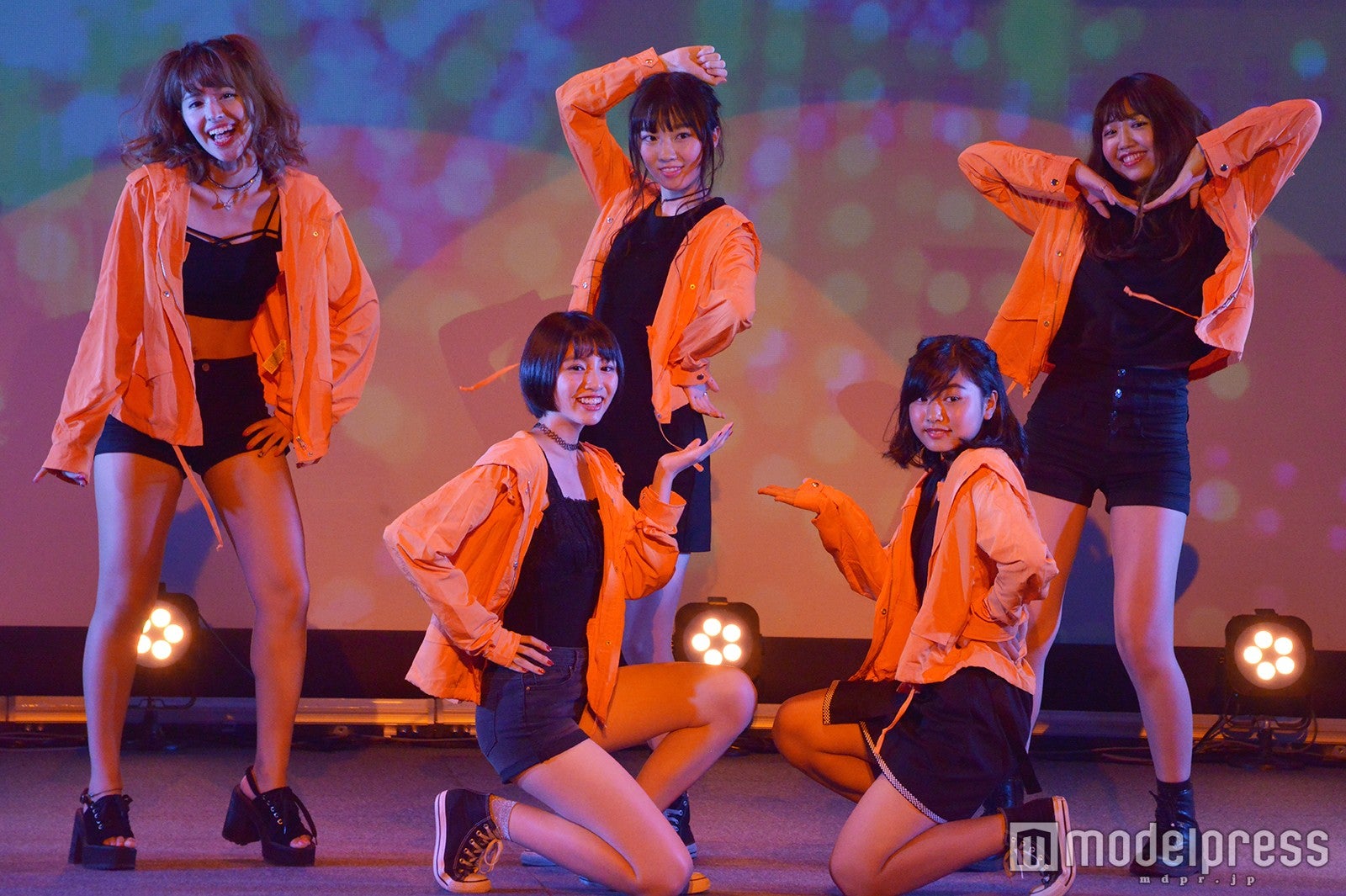 （左から時計回りに）アンジェリカ、川平朱莉、碓井玲菜、尾方琴葉、青島妃菜 （C）モデルプレス