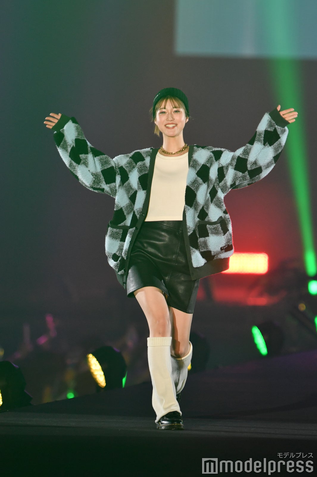 （C）モデルプレス