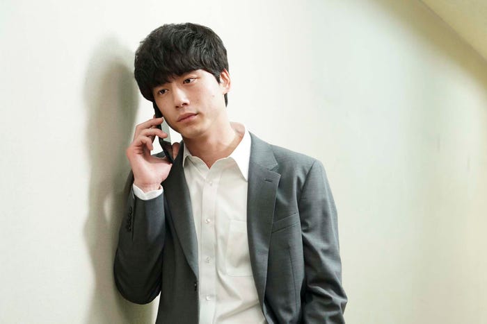 坂口健太郎「CODE―願いの代償―」第1話より(C)読売テレビ・日本テレビ