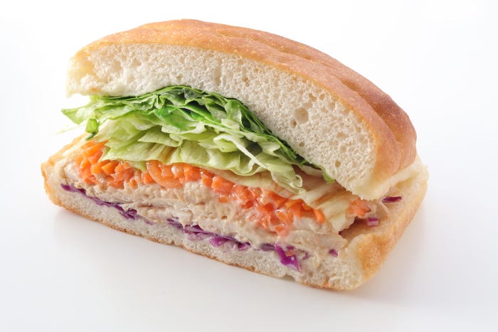 チキン&グリーン サンドイッチ¥545/画像提供:スターバックス コーヒー ジャパン